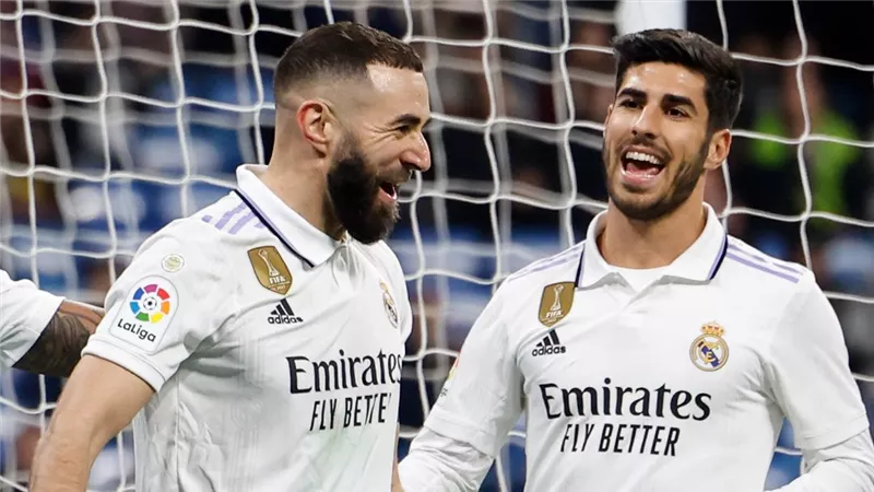 دوري أبطال أوروبا.. بنزيما يقود هجوم ريال مدريد أمام ليفربول