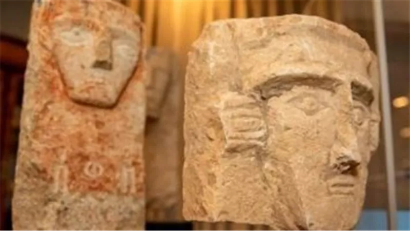 أمريكا تعيد لليمن 77 قطعة أثرية منهوبة تعود للقرن الأول قبل الميلاد