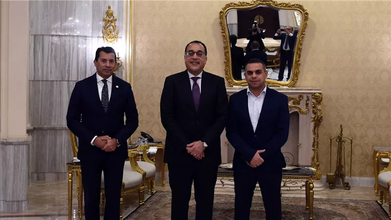 رئيس الوزراء يشهد فعاليات مؤتمر 