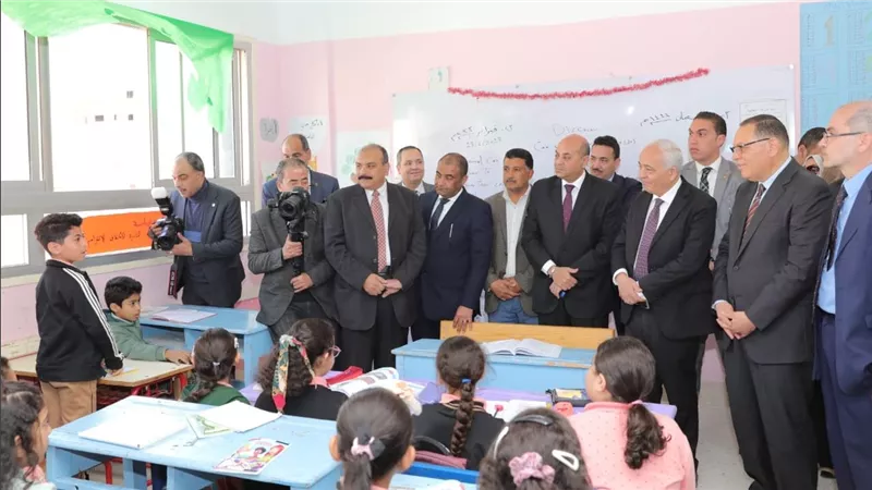 وزير التربية والتعليم ومحافظ الشرقية يتفقدان أكاديمية السويدي الفنية للتعليم الفني المتميز ومدرسة اللغات الرسمية