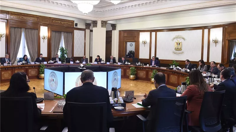 رئيس الوزراء يترأس اجتماع المجموعة الاقتصادية