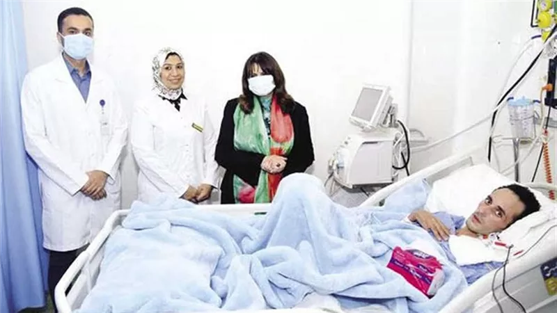 وزيرة الهجرة تتابع حالة الشاب المصري العائد من موزمبيق