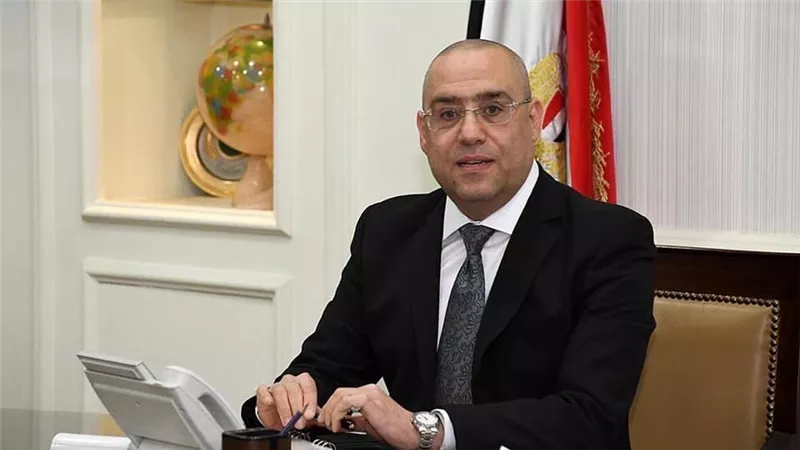 وزير الإسكان يتابع ما يتم تنفيذه من مشروعات بمدينة حدائق أكتوبر