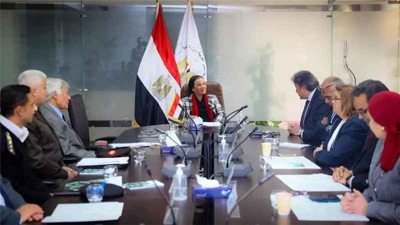 وزيرة البيئة تترأس الاجتماع السادس لمجلس إدارة جهاز تنظيم إدارة المخلفات 