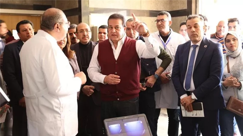 وزير الصحة يتفقد مستشفى دمياط العام.. ويشدد على الالتزام بالجداول الزمنية المحددة لتطويره