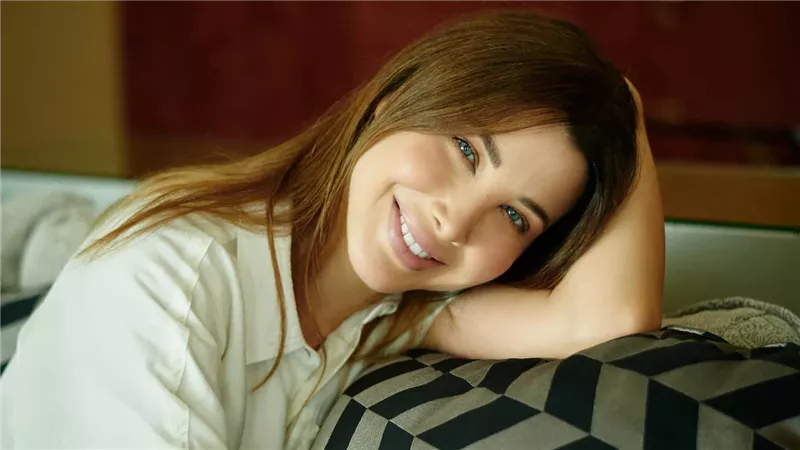 هتبقي قمر القمرات.. نانسي عجرم تكشف للفتيات السر وراء جمالها
