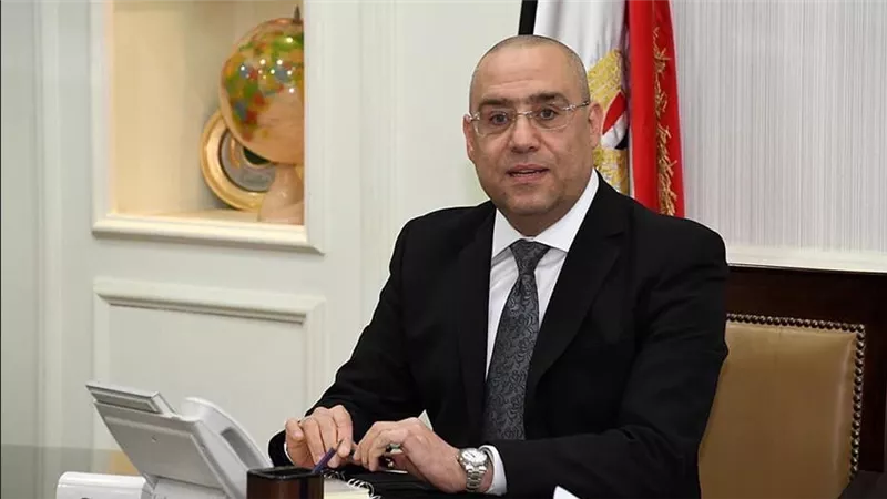 وزير الإسكان يتابع الموقف التنفيذى للمشروعات السكنية والطرق بمدينة العبور الجديدة