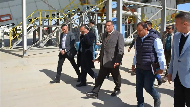 وزير التنمية المحلية يتفقد مصنع تدوير المخلفات بقرية تونا الجبل بملوي بمحافظة المنيا