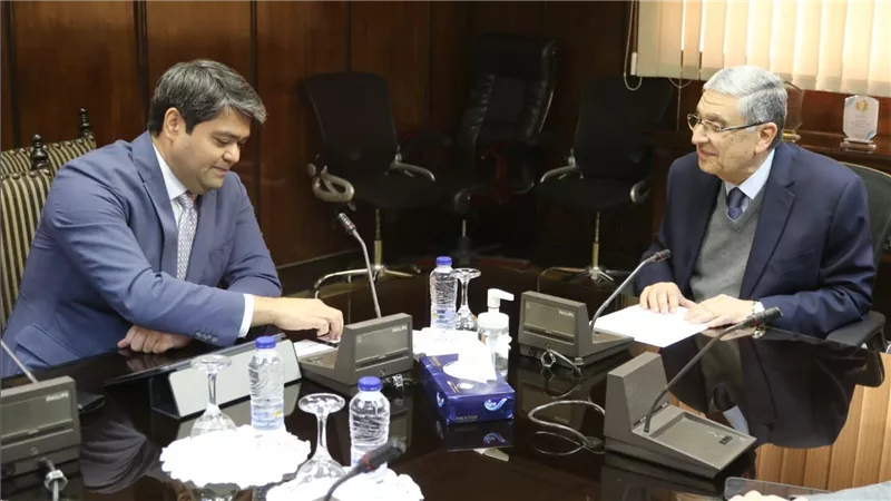 وزير الكهرباء والطاقة المتجددة يستقبل النائب الاول لوزير الطاقة الاوزباكستانى 