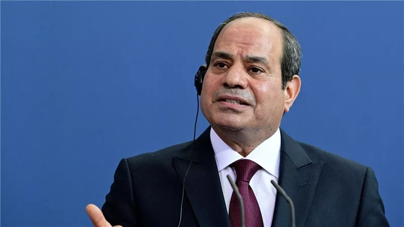 السيسي: شائعات بيع قناة السويس محاولة لعرقلة مصر