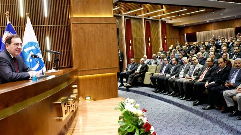 وزير البترول يؤكد أهمية الاستثمار في العقول للانطلاق نحو أفق جديدة من الإبداع والابتكار