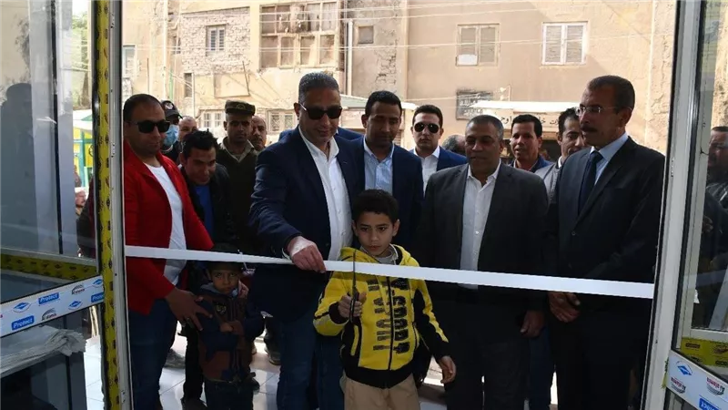 محافظ الفيوم يفتتح منفذ بيع منتجات جهاز مشروعات الخدمة الوطنية للسلع 