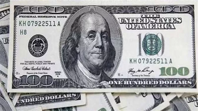 أسعار الذهب والدولار.. ارتفاع ملحوظ للعملة في البنوك