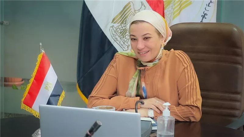 وزيرة البيئة تعقد اجتماعا مع محافظ الفيوم لبحث دعم أنشطة السياحة البيئية 