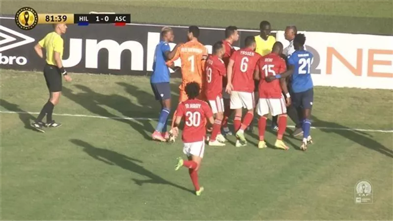 بعد أحداث مباراة الأهلي.. كاف يوقع عقوبات قاسية على الهلال