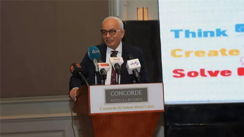 وزير التربية: إعداد الطلاب الموهوبين في تكنولوجيا المعلومات هو سبيل التواصل مع عصر المعلوماتية