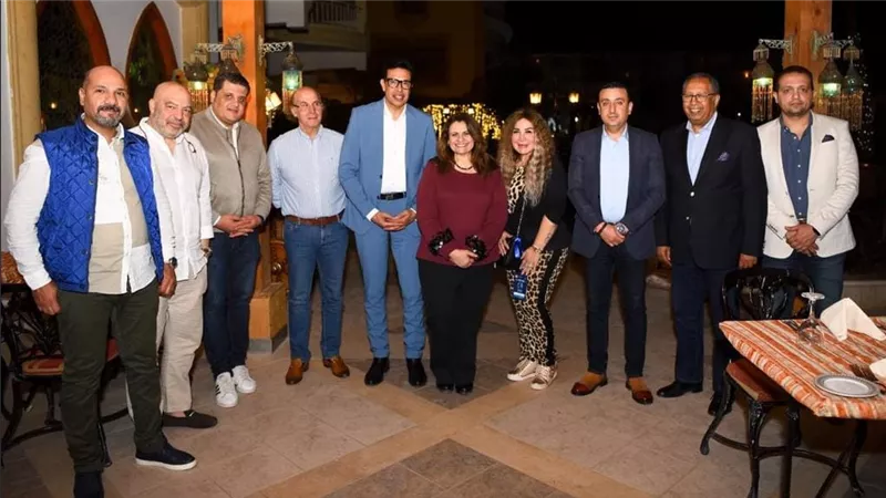 وزيرة الهجرة تعقد اجتماعا مع خبراء ومستثمرين مصريين على هامش مشاركتها بملتقى المسؤولية المجتمعية