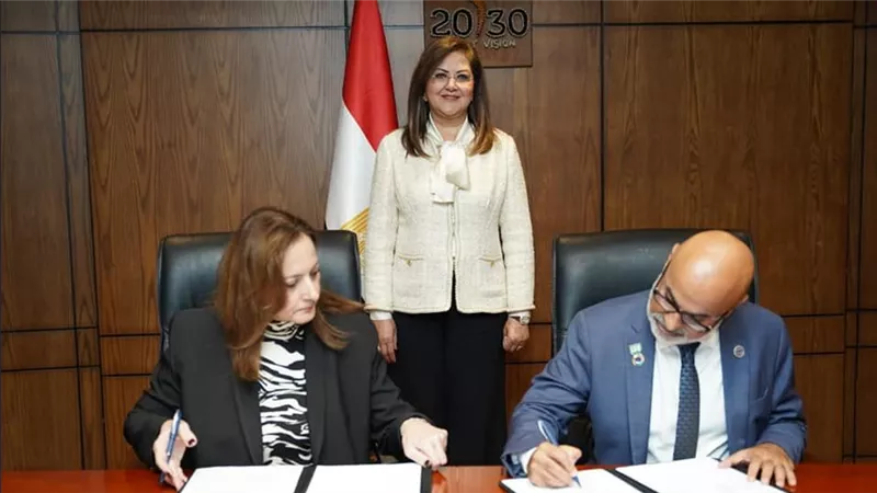 السعيد تشهد توقيع مذكرة بین المعهد القومي للحوكمة والتنمية المستدامة وكلية ثندر بيرد للإدارة العالمية