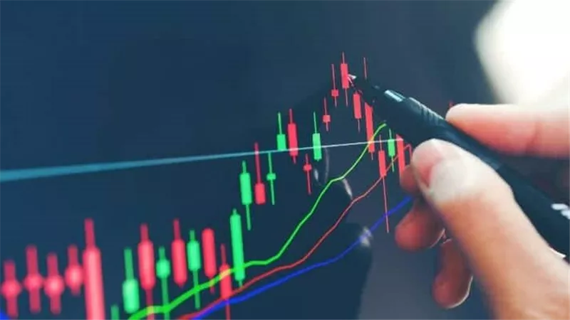 ما هو الفرق بين تداول السوق المحلي السعودي والعالمي؟