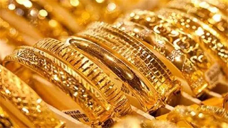 أسعار الذهب والدولار .. تراجع صادم في محال الصاغة