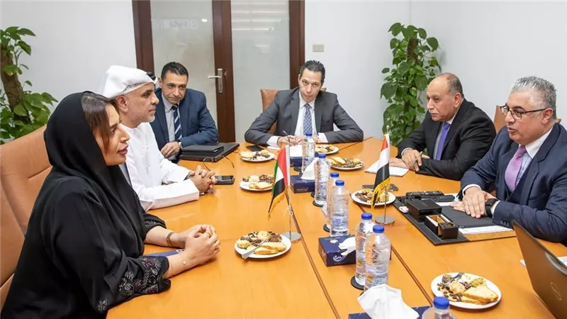 رئيس اقتصادية قناة السويس يلتقي رئيس القطاع الدولي لموانئ أبو ظبي 