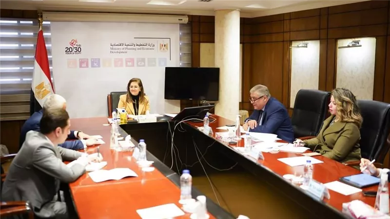 وزيرة التخطيط تبحث سبل التعاون مع سفير أذربيجان بالقاهرة