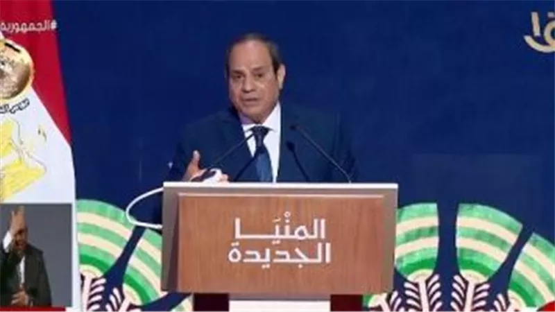 الرئيس السيسي يقرر رفع الحد الأدنى لأجور حاملى الدكتوراه لـ 7 آلاف جنيه شهريا