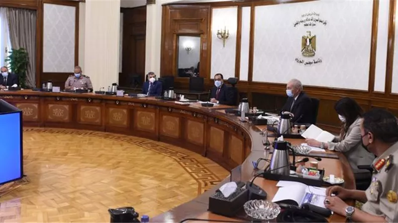 رئيس الوزراء يتابع الموقف التنفيذي لخطط تطوير شركات إنتاج الأدوية التابعة لوزارة قطاع الأعمال العام