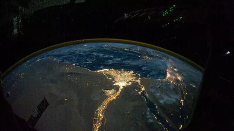 مصر تستعد لاستكشاف الفضاء.. اعرف التفاصيل