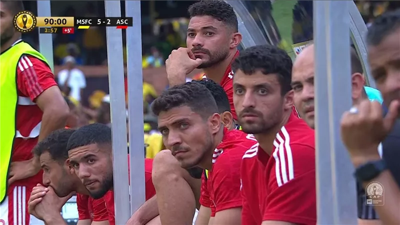 خماسية جديدة.. الأهلي يسقط أمام صن داونز ويقترب من وداع البطولة