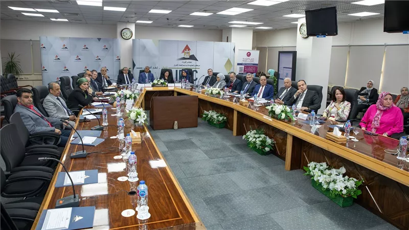 معلومات الوزراء يبحث 