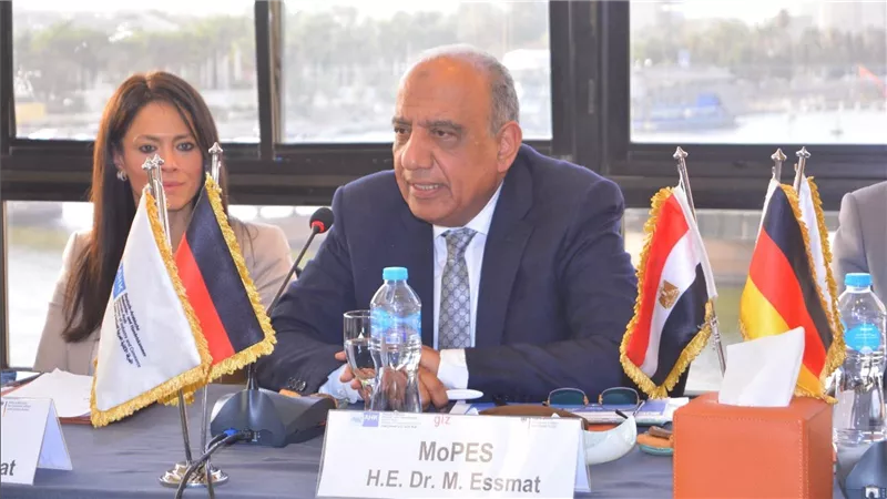 المهندس محمود  عصمت: حوافز وتيسيرات لمشروعات إنتاج الهيدروجين الأخضر 