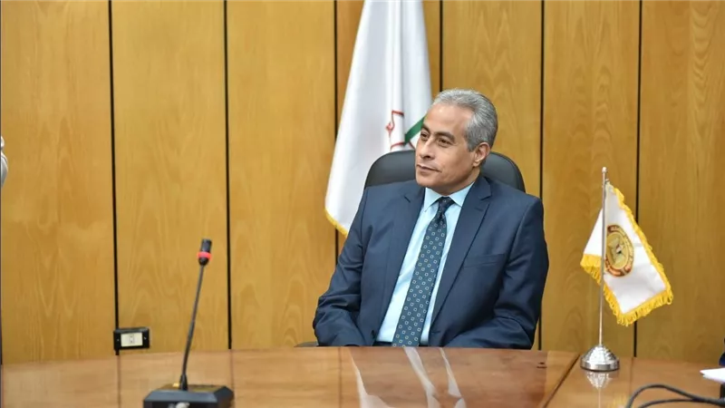 وزير القوى العاملة يشهد 