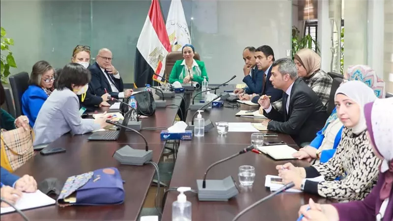 وزيرة البيئة تعقد اجتماع مع بعثة البنك الدولي تستعرض مستجدات مشروع إدارة تلوث الهواء وتغير المناخ