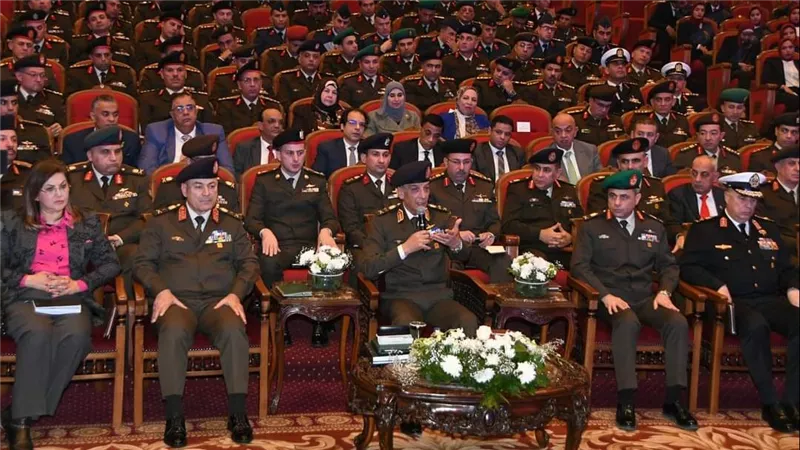  وزير الدفاع والإنتاج الحربى يشهد مناقشة البحث الرئيسى لهيئة البحوث العسكرية  