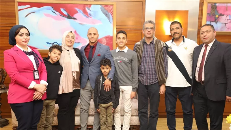 مطار القاهرة يستقبل البطل العالمى محمد أبو ستيت