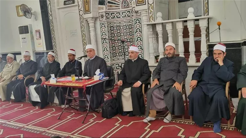 وكيل أوقاف السويس يؤكد نظافة وتعقيم بيوت الله واجب ديني