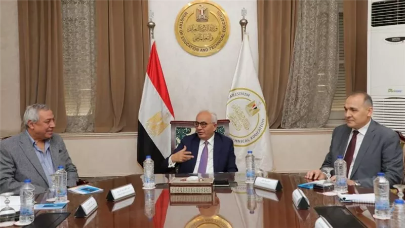 وزير التربية والتعليم يستقبل وفد الوكالة الأمريكية للتنمية الدولية لتعزيز التعاون بين الجانبين