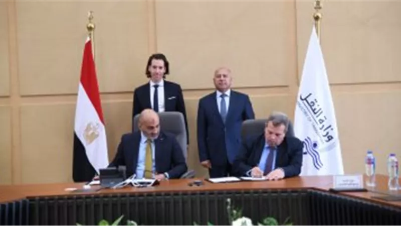 النقل توقع بروتوكولا لافتتاح برامج أكاديمية مصر للنقل السككى مع ألستوم الفرنسية