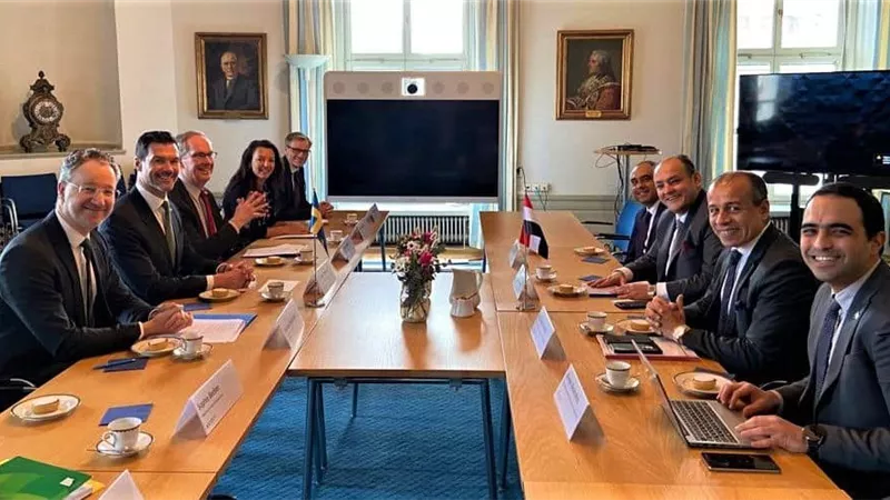 وزير التجارة والصناعة ونظيره السويدي يبحثان أطر التعاون المشترك 