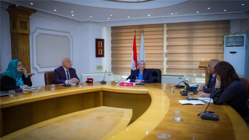 وزيرة البيئة تناقش مع مدير مكتب برنامج الأغذية العالمي التعاون الثنائي 