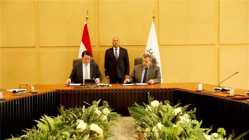 وزير النقل يشهد توقيع بروتوكول تعاون بين الهيئة القومية لسكك حديد مصر وشركة تالجو الاسبانية 