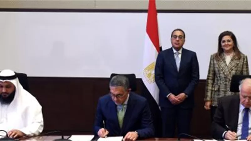 مدبولى يشهد توقيع مذكرة إنشاء مركز القاهرة المالى الدولى بالعاصمة الإدارية