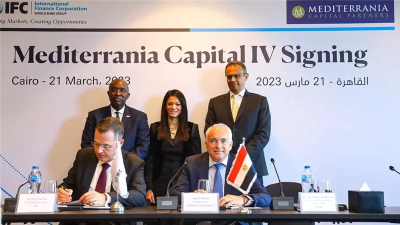 المشاط تشهد توقيع شراكة بين مؤسسة التمويل الدولية والبنك الأوروبي لإعادة الإعمار