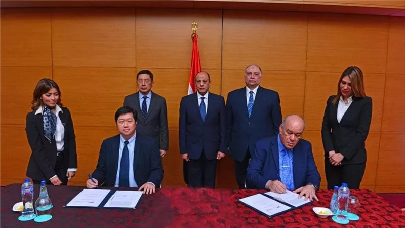 توقيع مذكرة تفاهم  بين شركة ميناء القاهرة الجوى وشركة شانجى الدولية للمطارات