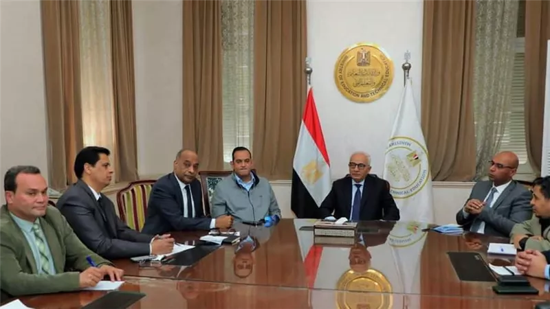حجازي: إتاحة الروابط الالكترونية بالمناهج من الصف الرابع الابتدائي إلى الثالث الاعدادي العام المقبل 