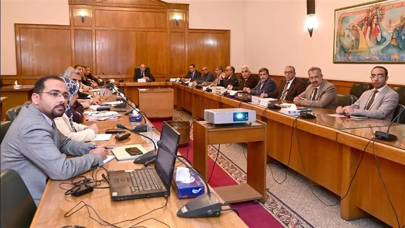 الدكتور سويلم يتابع الموقف المائى والإستعدادات الحالية لفترة أقصى الإحتياجات