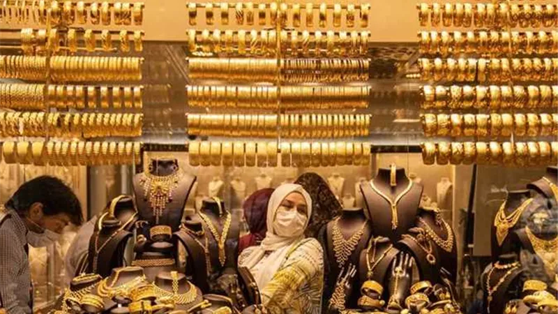 أسعار الذهب والدولار.. عيار 21 يصل 2060 جنيه