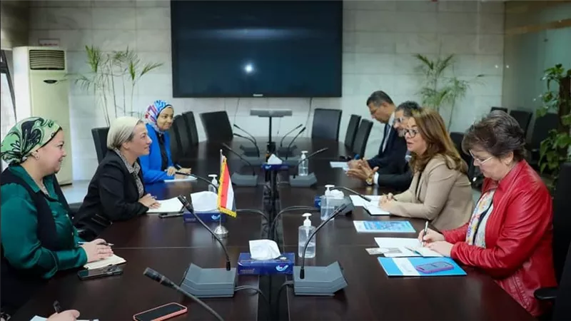 ياسمين تناقش مع وكيل الأمين العام للأمم المتحدة والمدير التنفيذي لمكتب الأمم المتحدة سبل التعاون