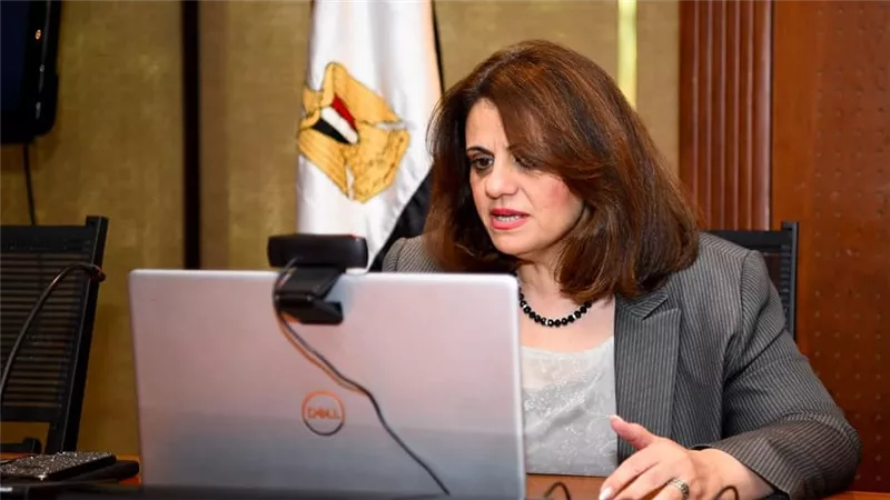 وزيرة الهجرة تناقش استراتيجية عمل المرحلة الجديدة لمركز 